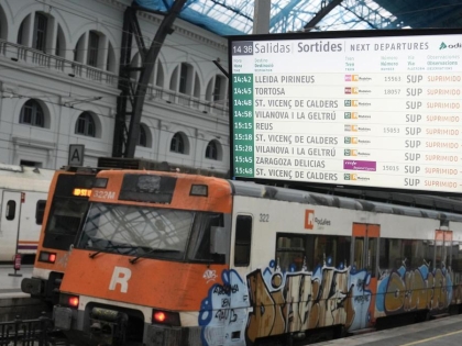 为确保乘客安全 加泰罗尼亚近郊及区域铁路全部停运