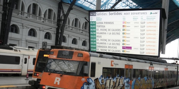 为确保乘客安全 加泰罗尼亚近郊及区域铁路全部停运