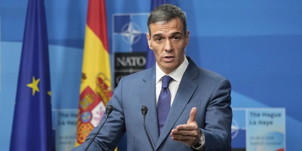 西班牙再次硬顶特朗普 不加入和平委员会不提高国防开支